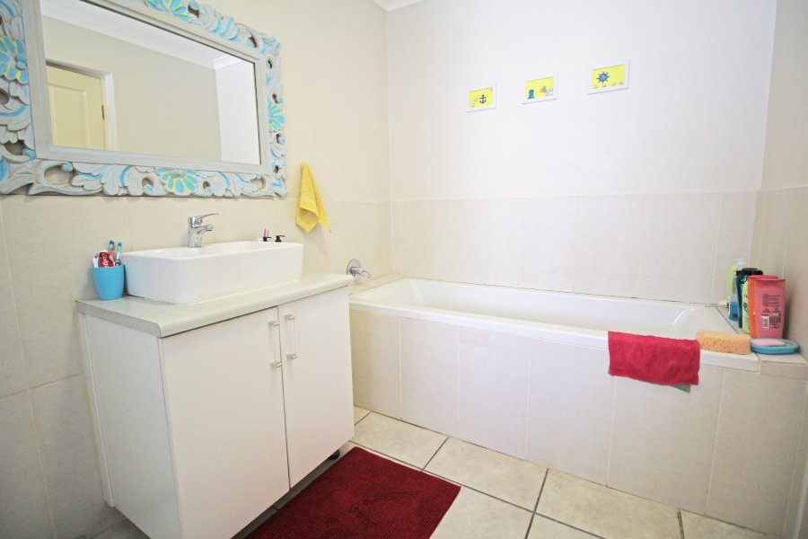 3 Bedroom Property for Sale in Blue Lagoon Western Cape